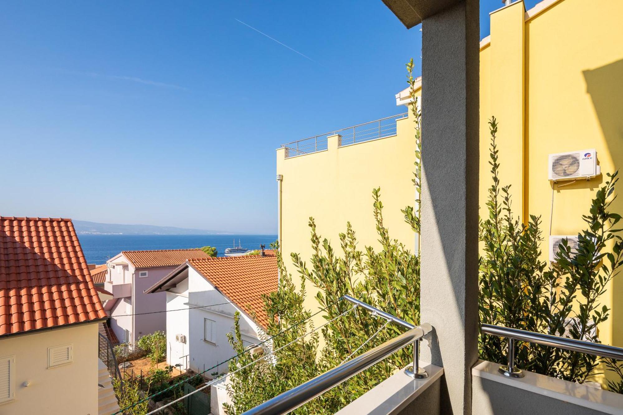 Apartments Ivan Оміш Екстер'єр фото