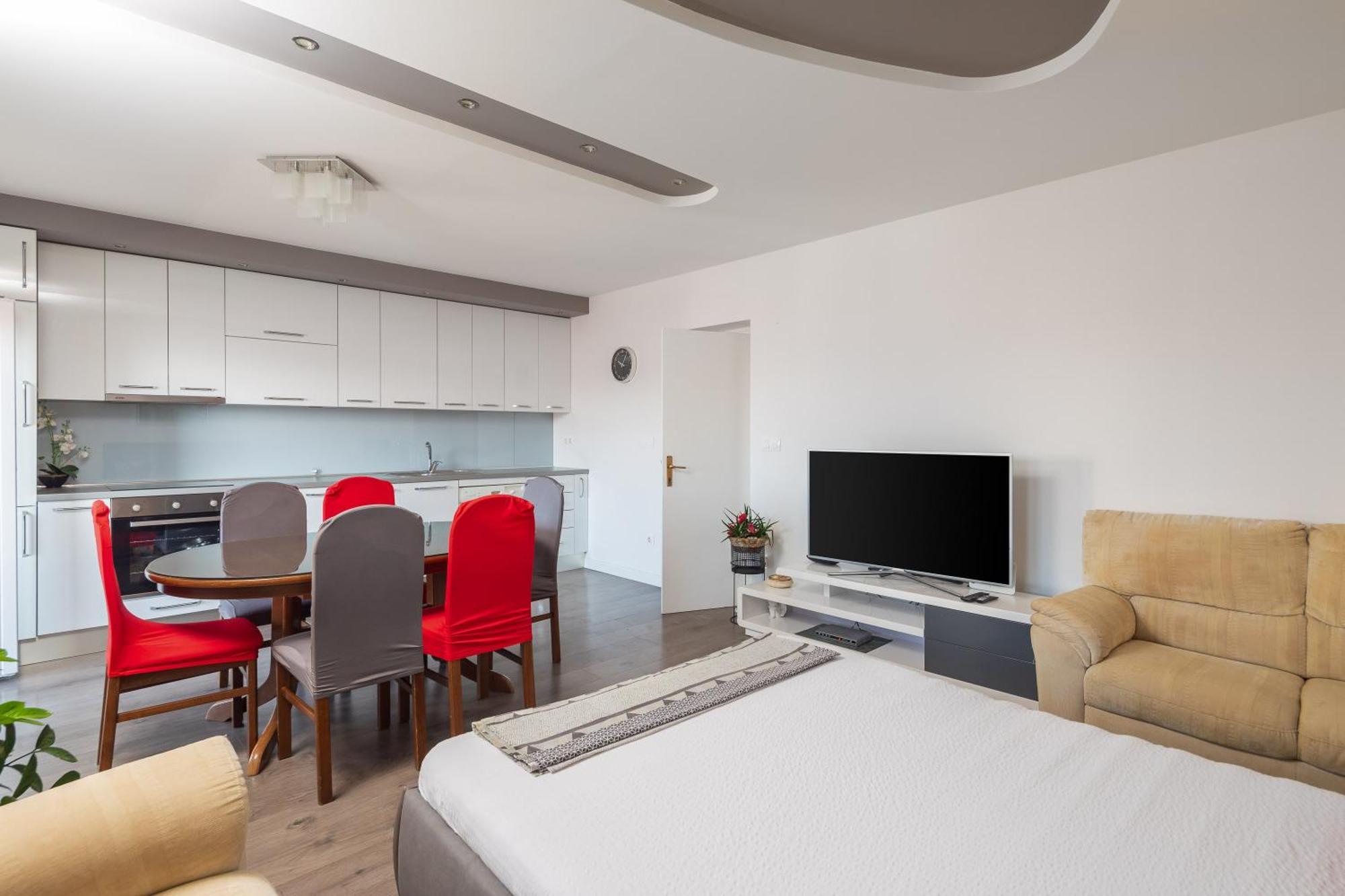 Apartments Ivan Оміш Екстер'єр фото
