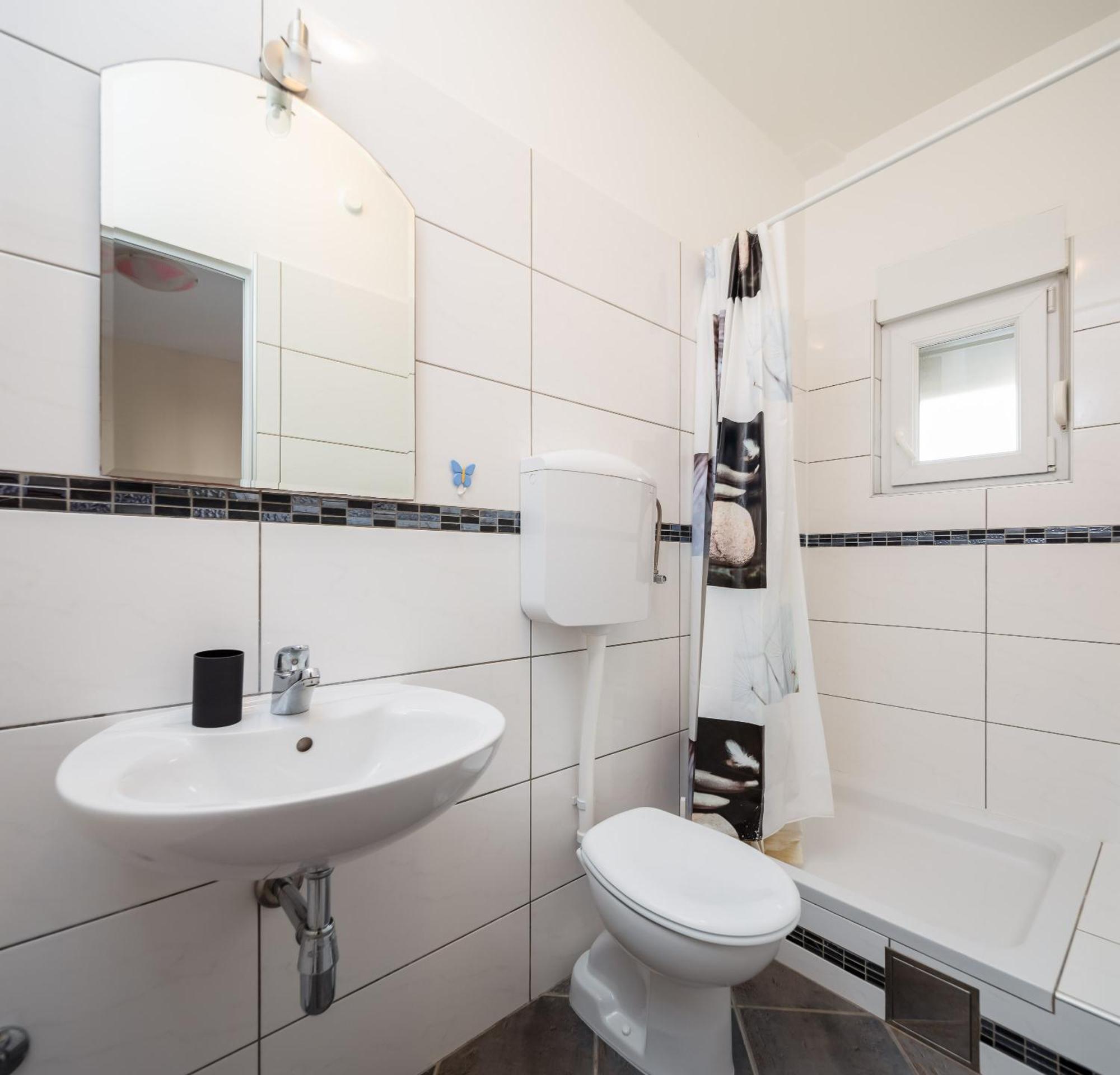 Apartments Ivan Оміш Екстер'єр фото