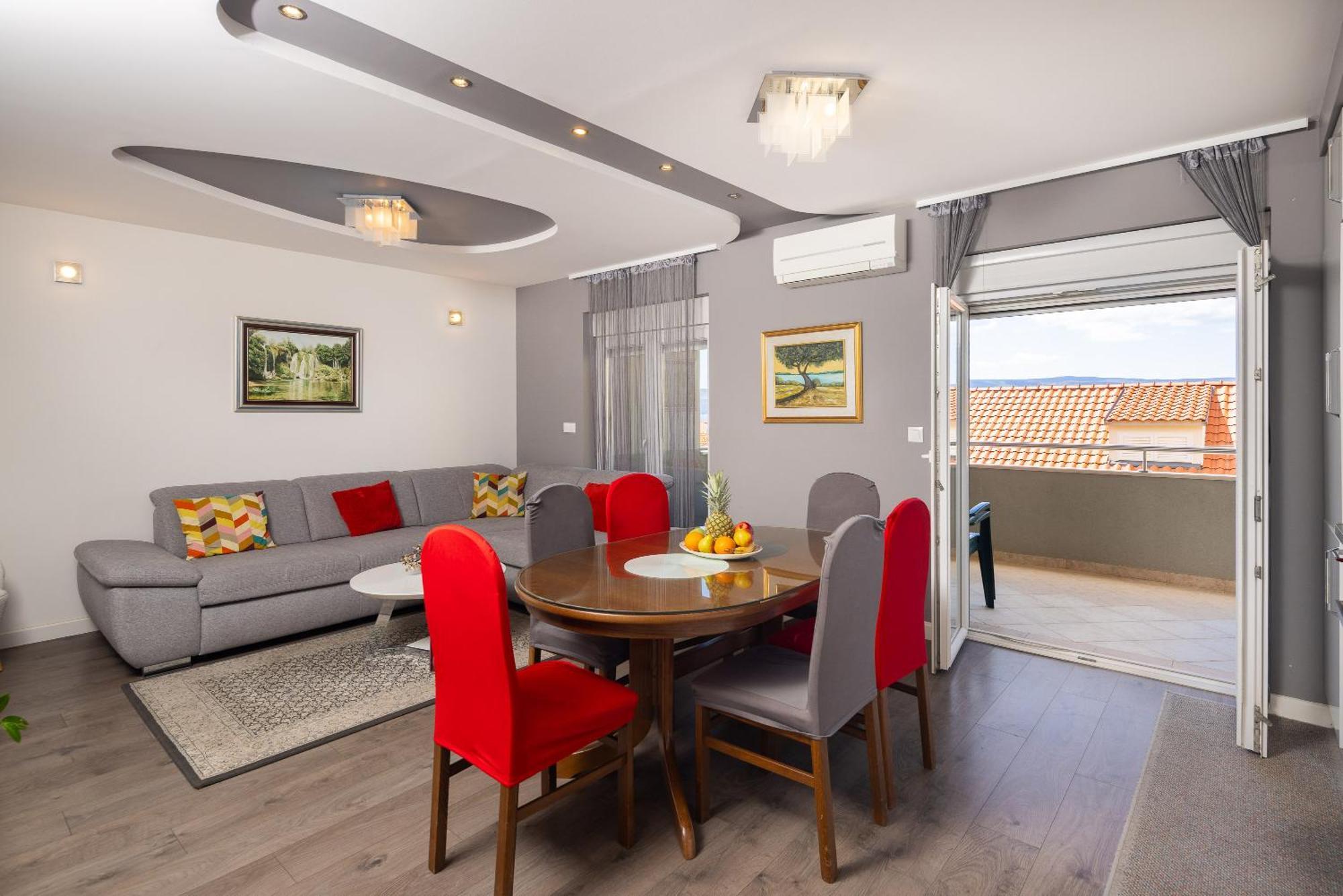 Apartments Ivan Оміш Екстер'єр фото